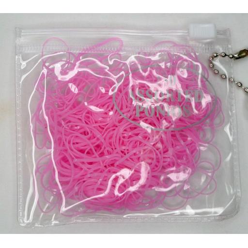 Transparent purse containing 250 Pink polyurethane bands. Width 1mm, Diameter 10